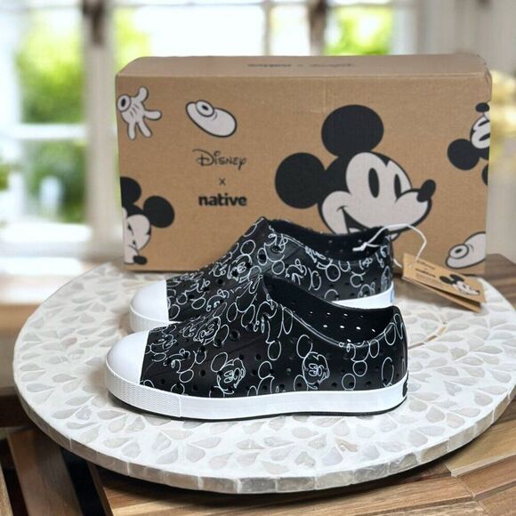 Native Kids X Disney Jefferson Print Slip-on Water Shoes Mickey Doodle Size J 1 - Picture 3 of 14